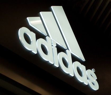 Sonderanfertigung Adidas