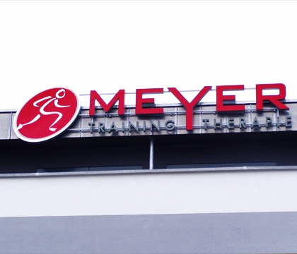 Leuchtreklame EGOLIGHT 4 Meyer Training und Therapie