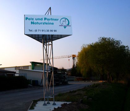 Werbestele Pelz und Partner